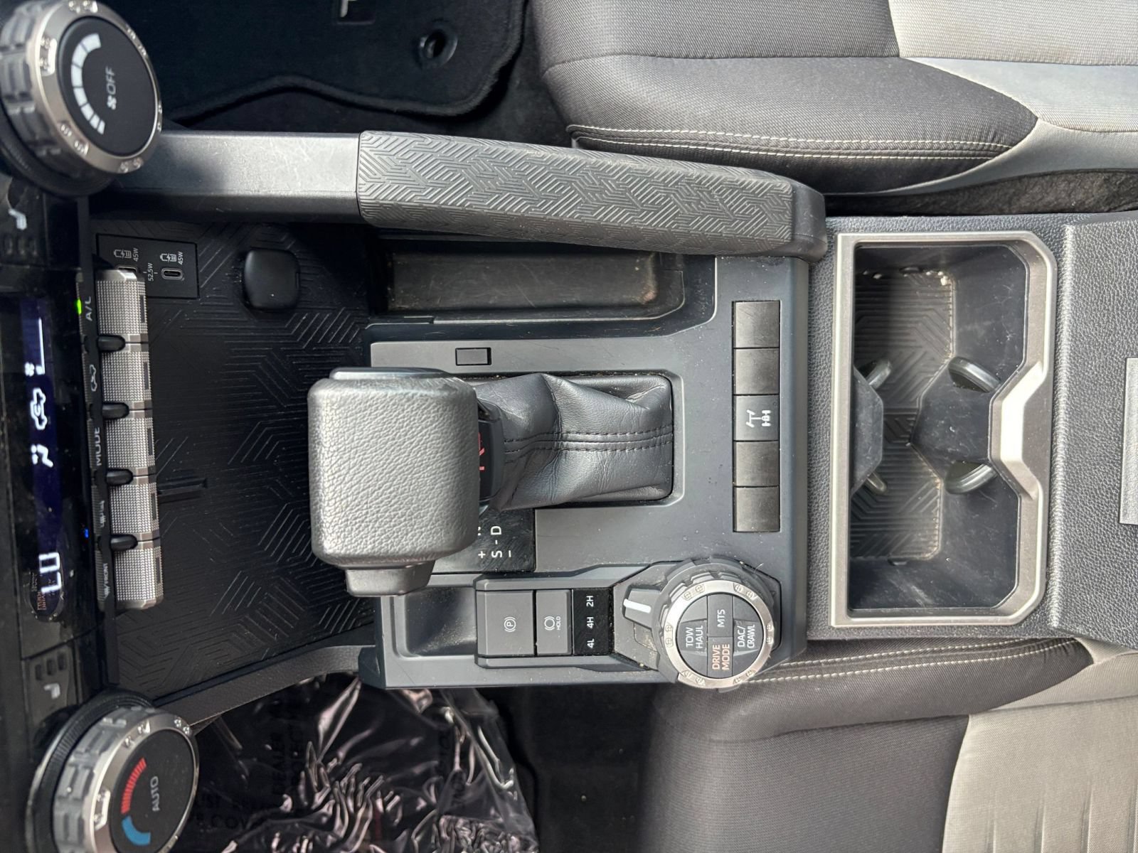 Used 2025 Toyota Tacoma TRD Off-Road AWD/4WD image 40