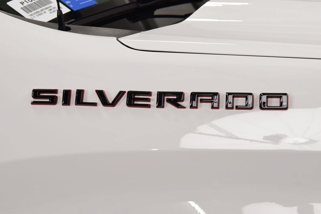 Used 2024 Chevrolet Silverado 1500 RST w/ Redline Edition AWD/4WD image 17