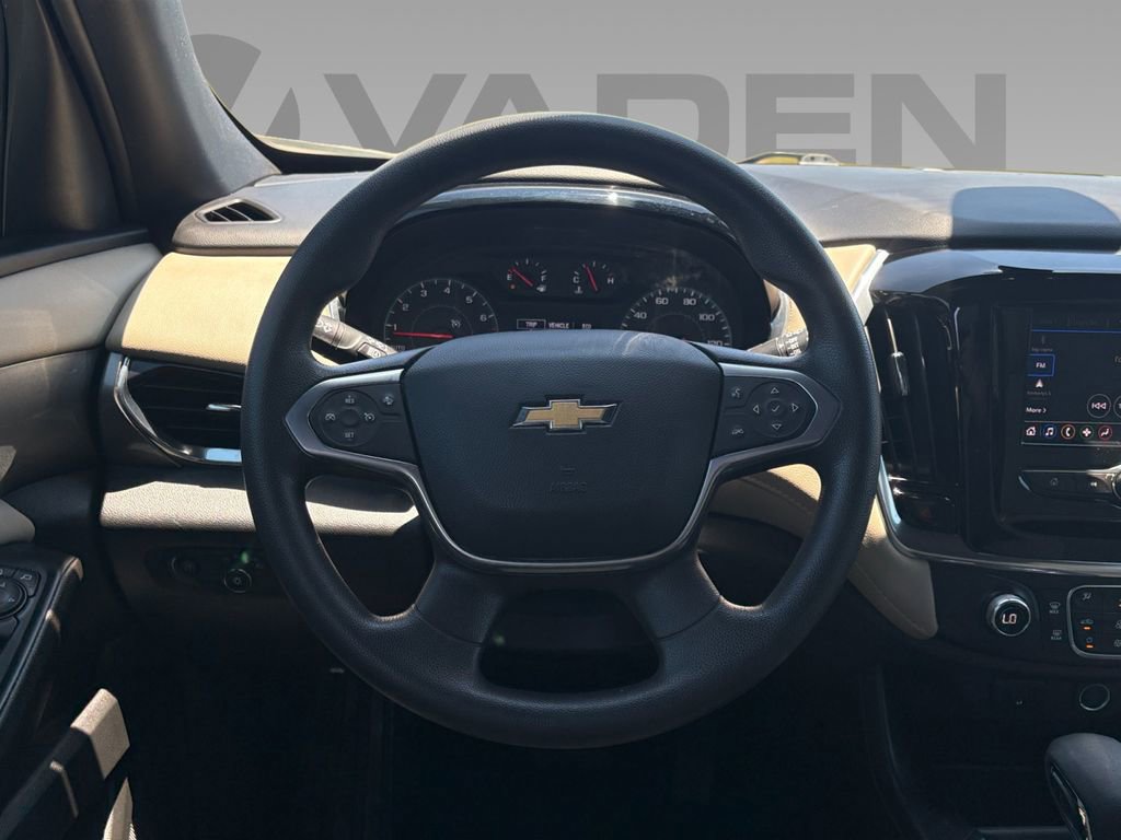 Used 2023 Chevrolet Traverse LS FWD image 9