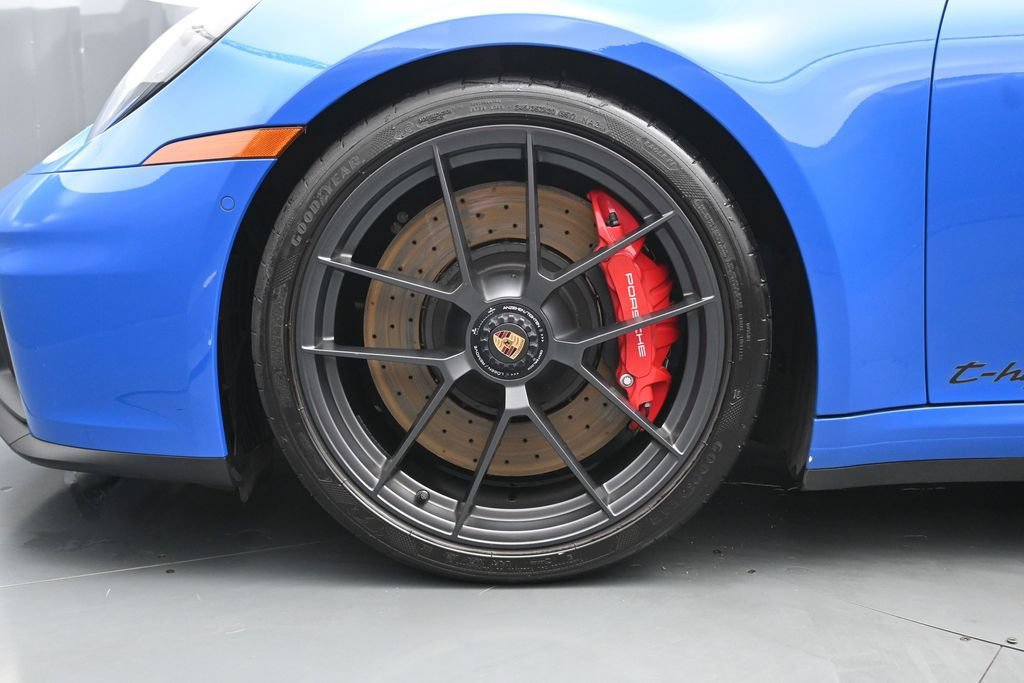 Used 2025 Porsche 911 Carrera GTS RWD image 7