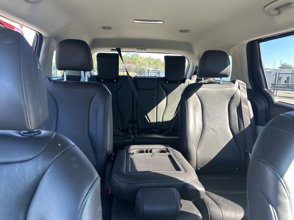 Used 2024 Kia Carnival LX image 21