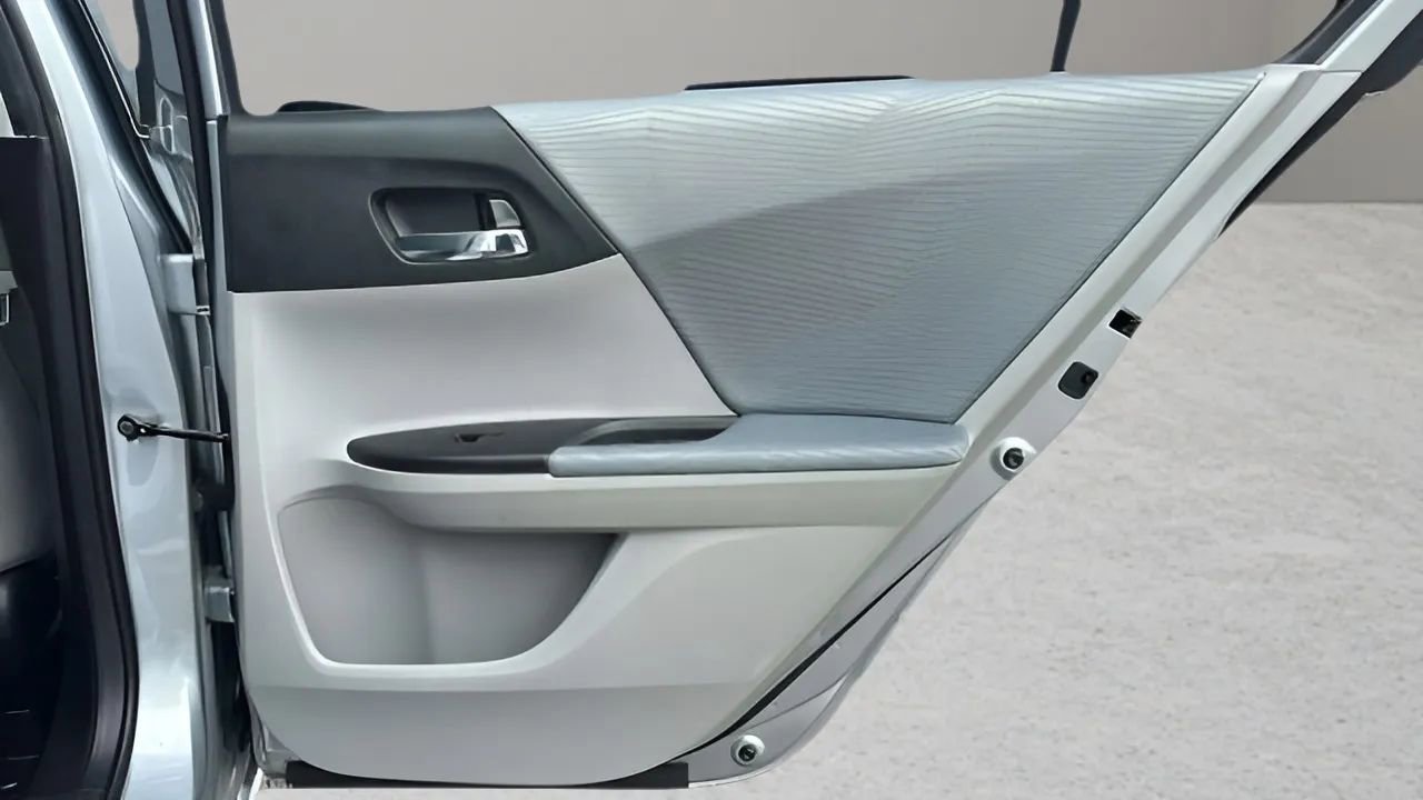 Used 2017 Honda Accord LX image 36