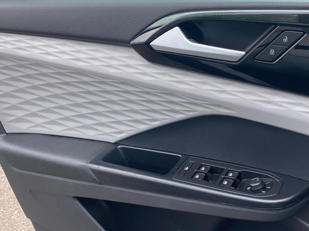 Certified 2023 Volkswagen Taos S image 19