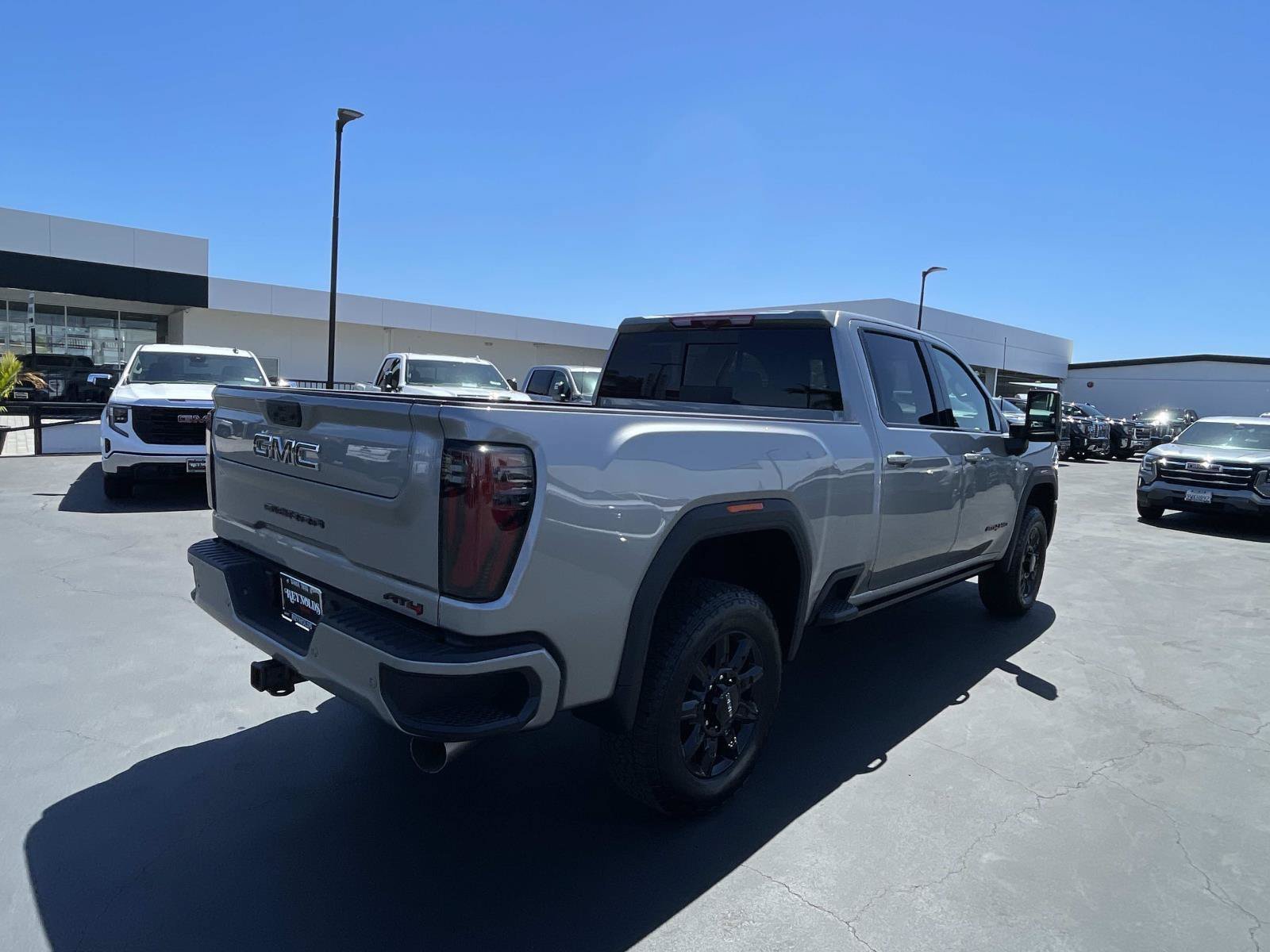 New 2026 GMC Sierra 2500 AT4 w/ AT4 Premium Plus Package AWD/4WD image 5