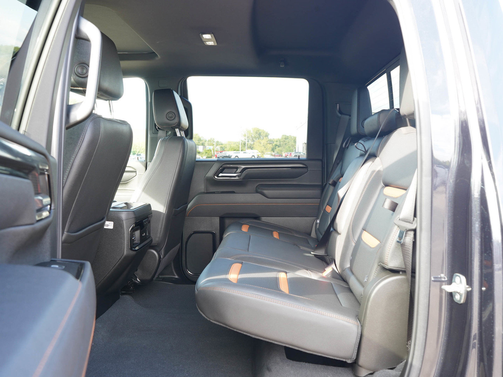 Used 2025 GMC Sierra 3500 AT4 w/ AT4 Premium Plus Package AWD/4WD image 17