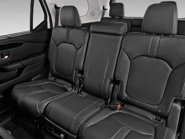 Used 2025 Honda Pilot EX-L image 11