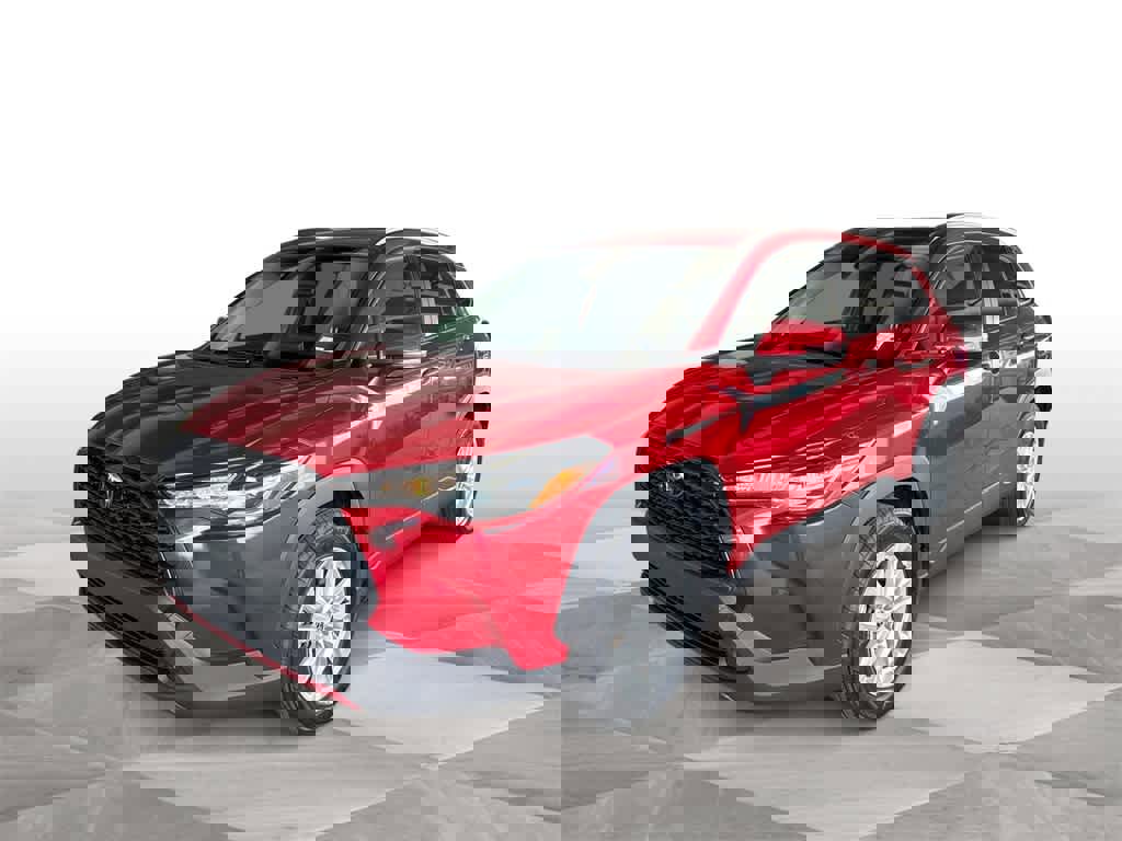 Used 2022 Toyota Corolla Cross LE image 1