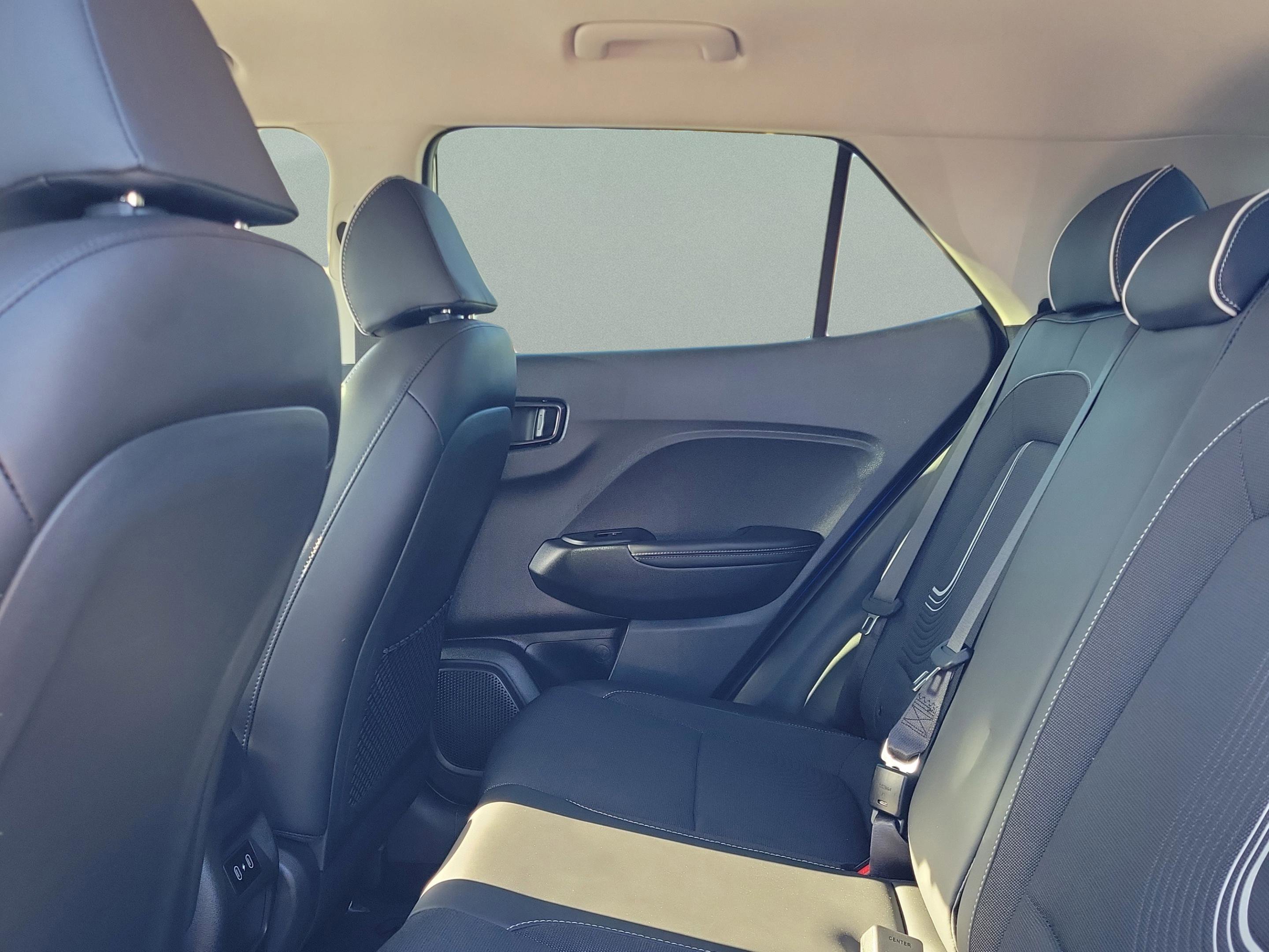 Certified 2024 Hyundai Venue Limited image 6