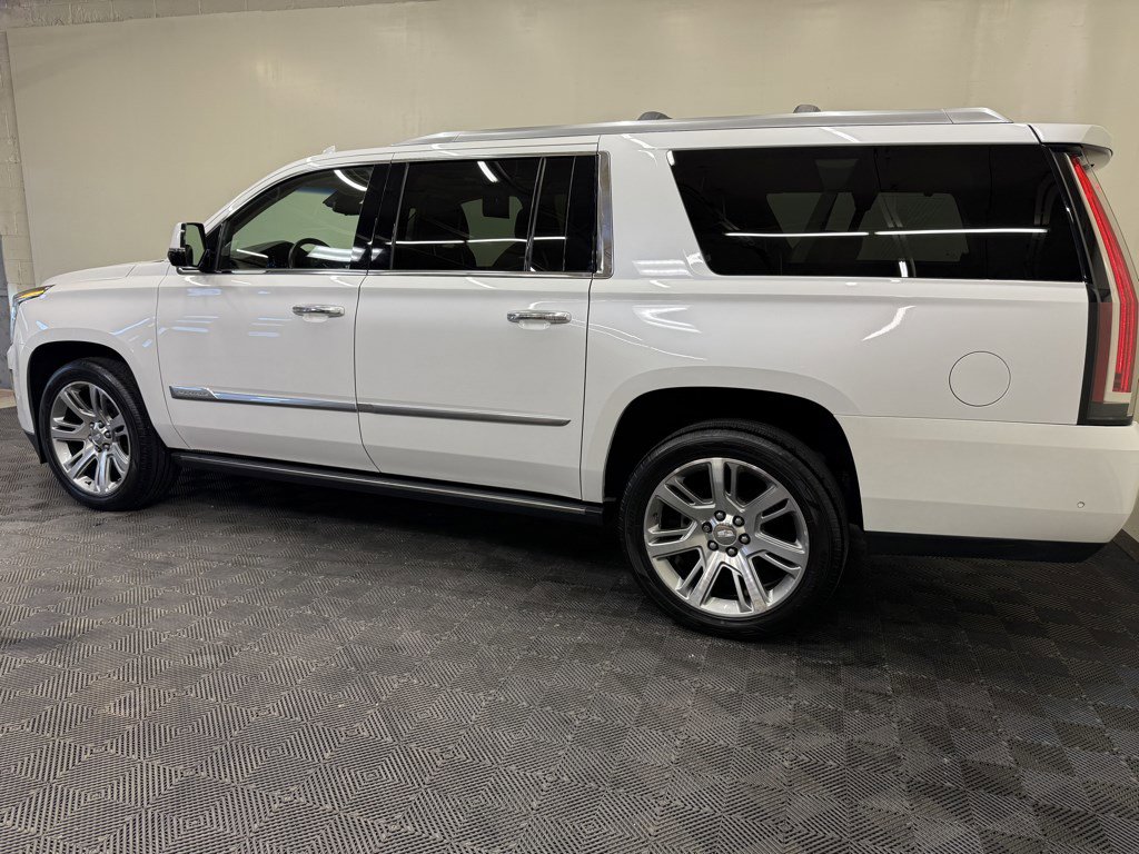 Used 2017 Cadillac Escalade ESV Premium Luxury AWD/4WD image 3