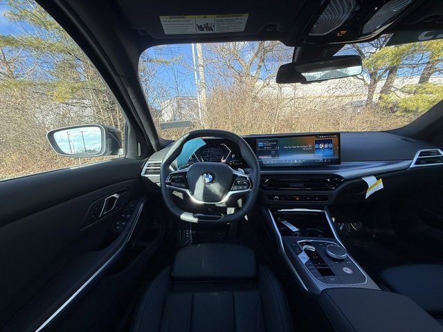 Used 2025 BMW 330i xDrive Sedan w/ Convenience Package image 4