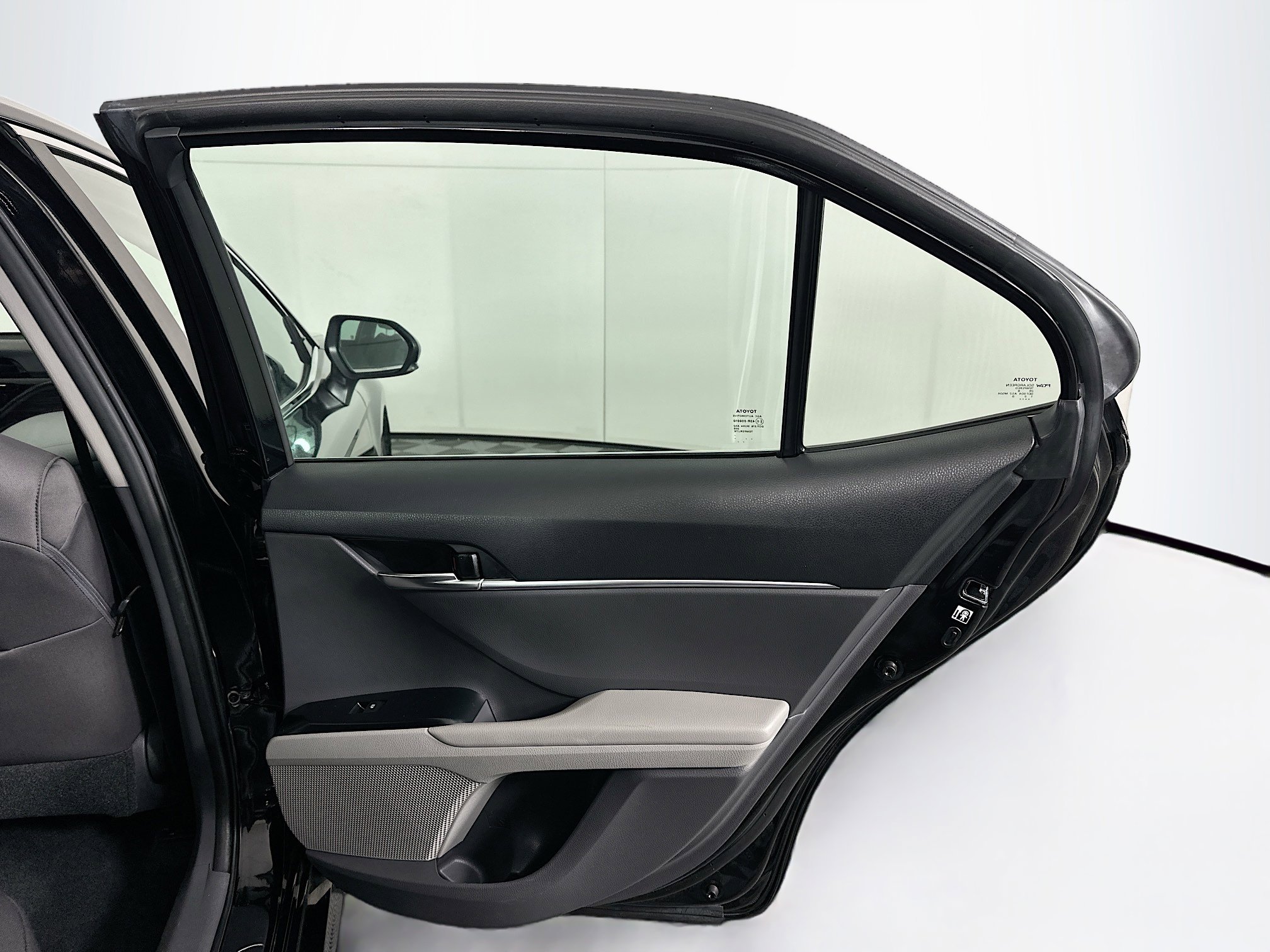 Used 2019 Toyota Camry LE w/ Convenience Package image 28