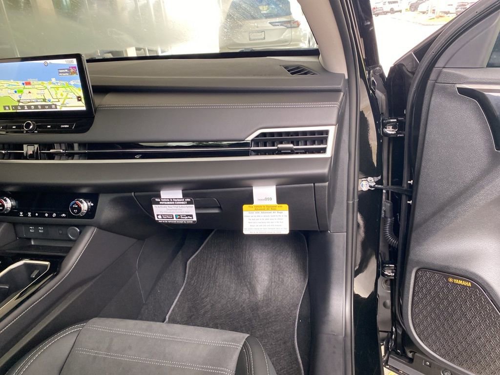 New 2025 Mitsubishi Outlander SE image 23