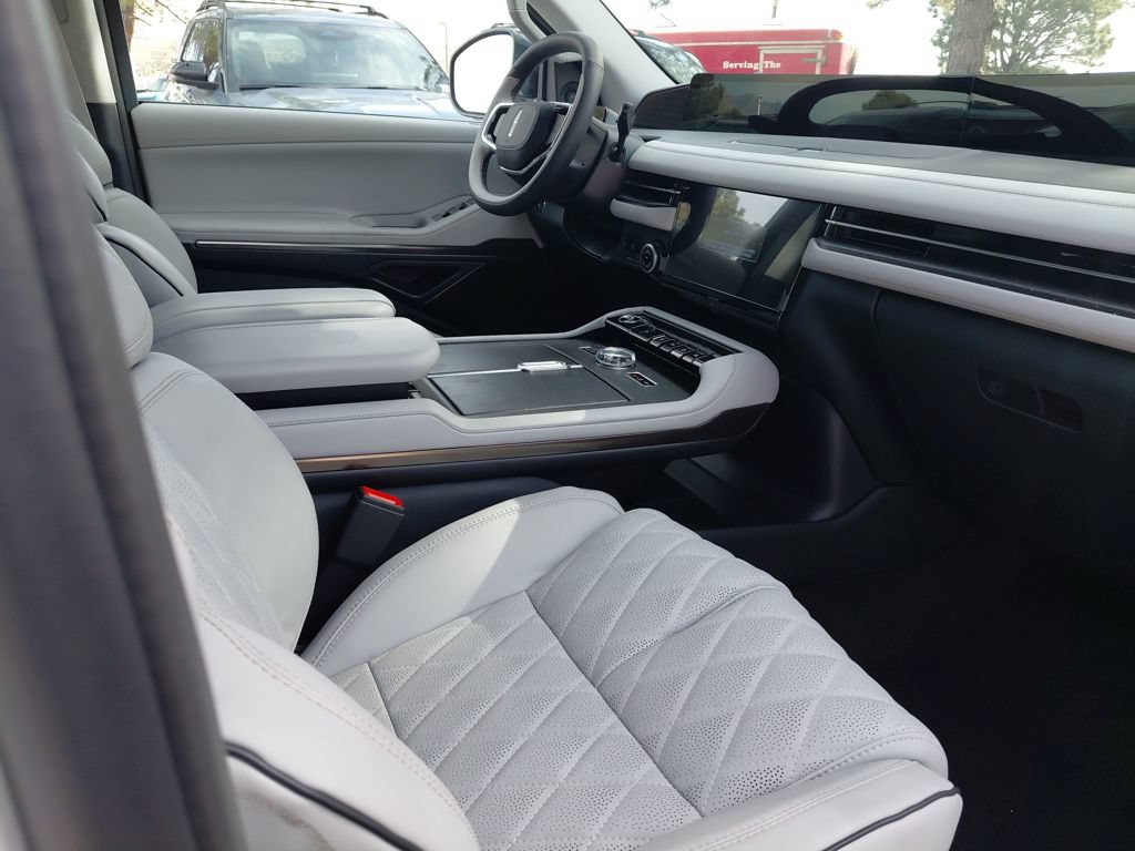 New 2026 Lincoln Navigator L Black Label AWD/4WD image 41