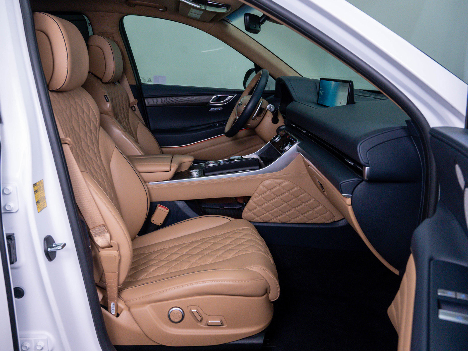 Used 2024 Genesis GV80 3.5T w/ Prestige Matte Package image 11