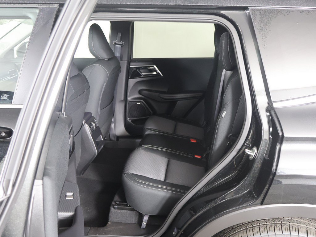 New 2026 Mitsubishi Outlander ES AWD/4WD image 30