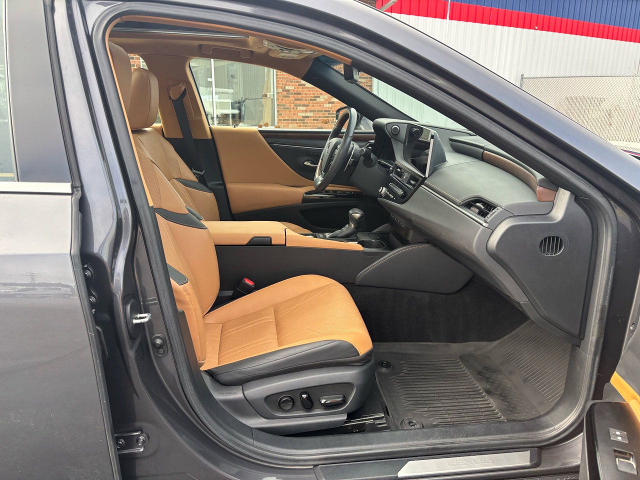 Used 2023 Lexus ES 350 w/ Accessory Package (Z1) image 13