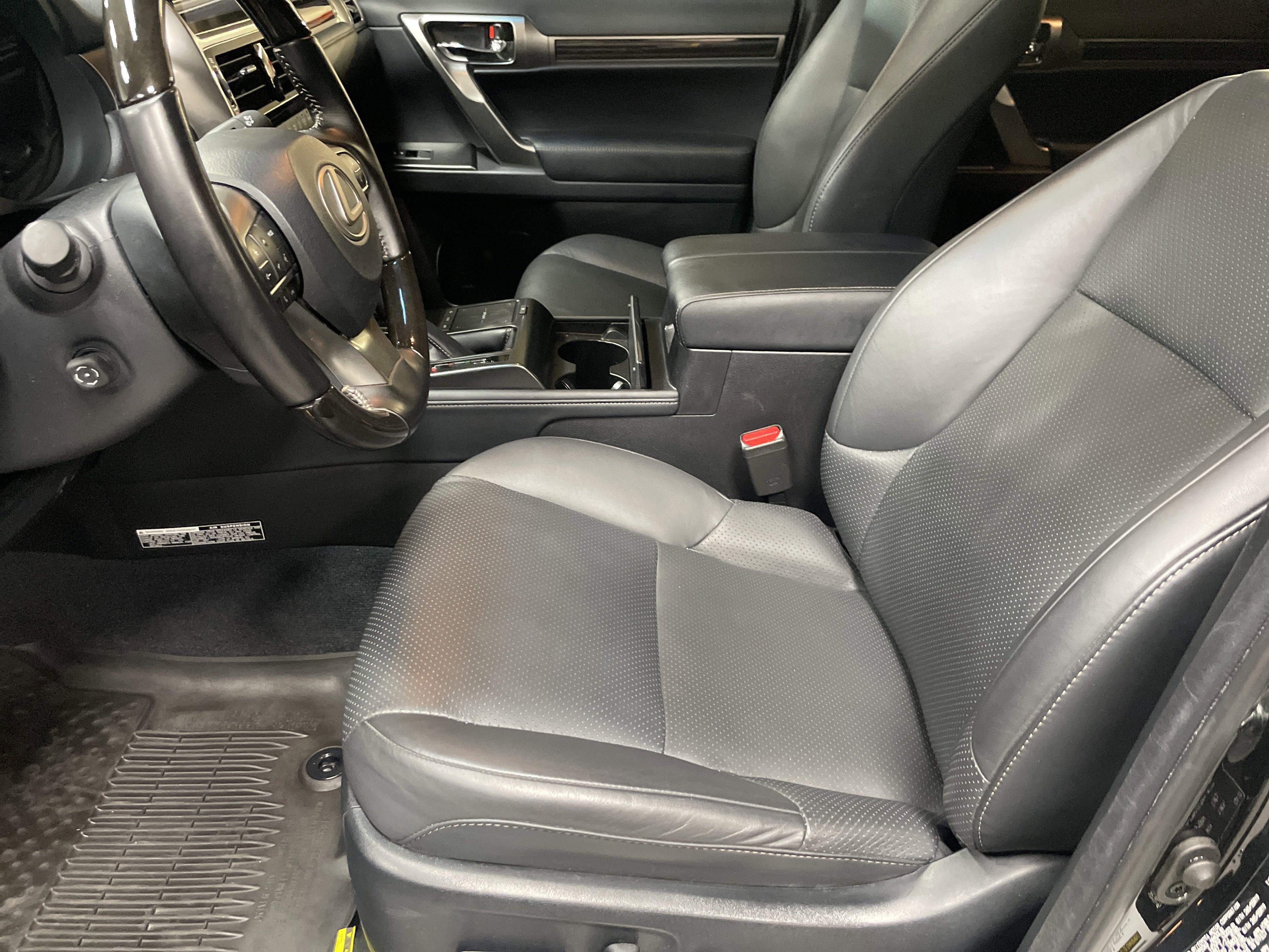 Used 2023 Lexus GX 460 Luxury w/ Sport Design Package AWD/4WD image 16
