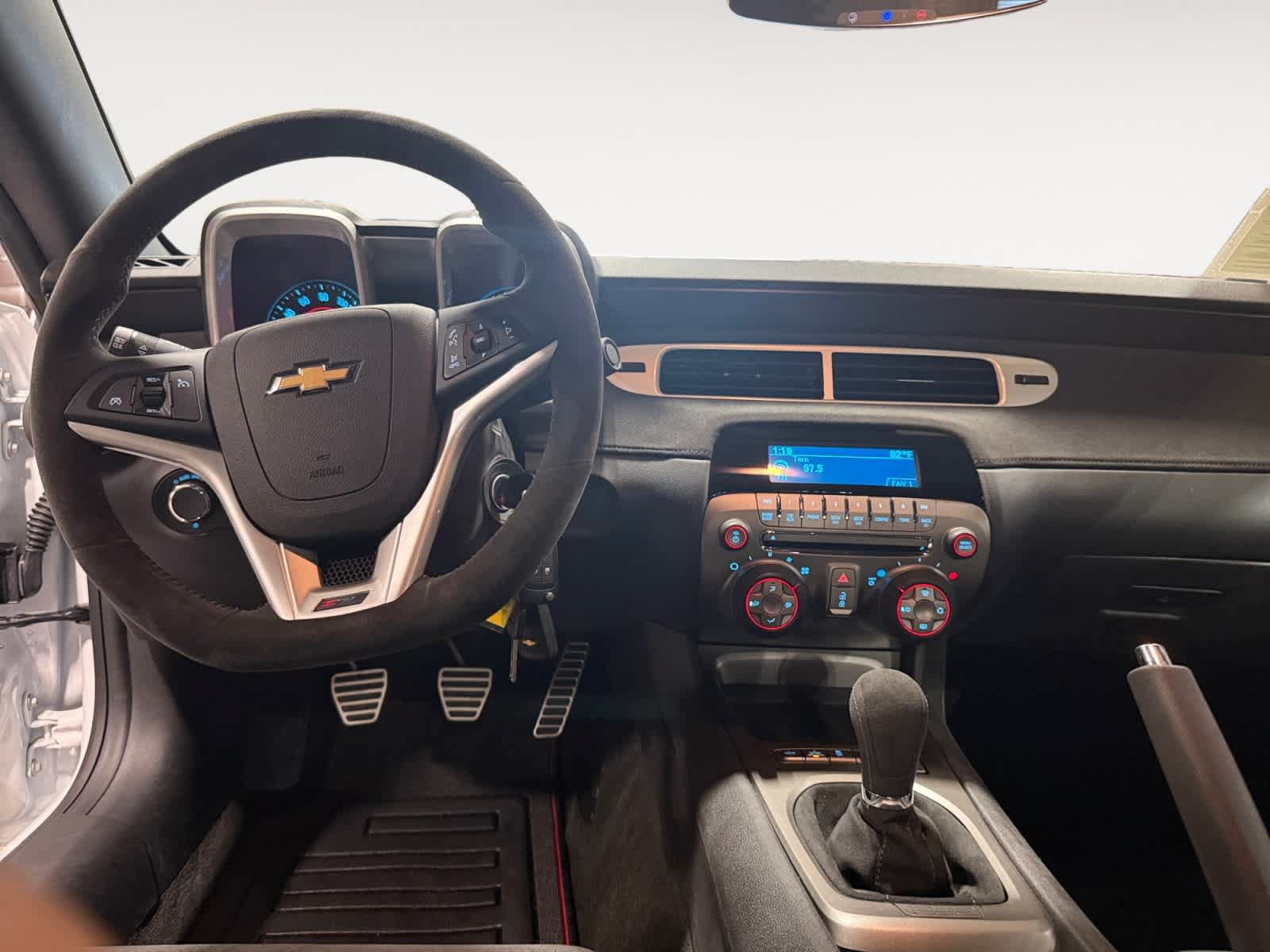 Used 2015 Chevrolet Camaro Z/28 RWD image 11