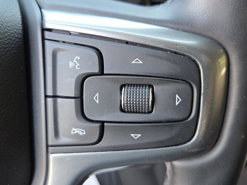 Used 2023 Chevrolet Silverado 1500 LT AWD/4WD image 24