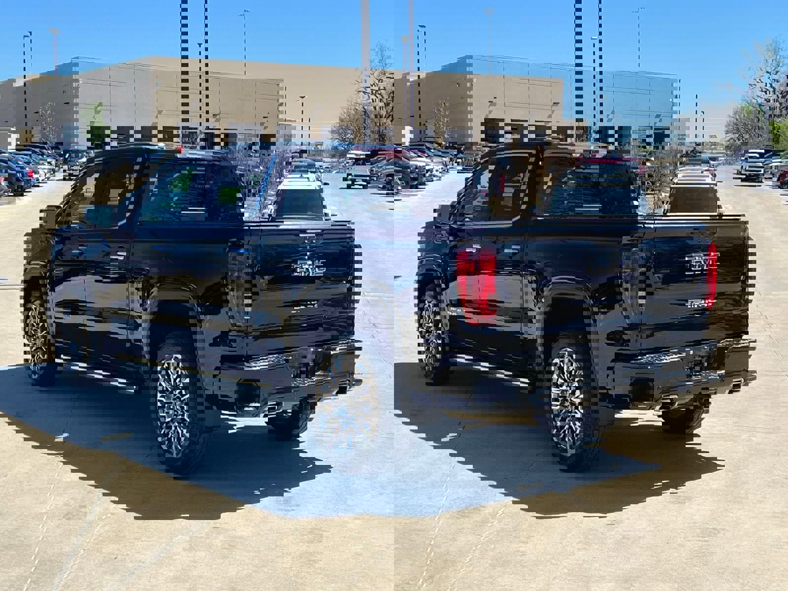 Used 2023 GMC Sierra 1500 Denali Ultimate image 9