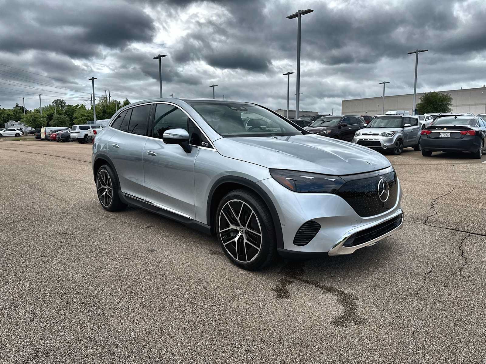 Used 2025 Mercedes-Benz EQE 350+ SUV image 11