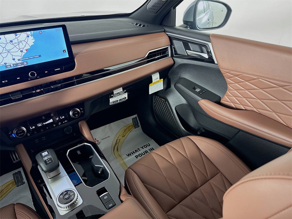 New 2025 Mitsubishi Outlander SEL image 25