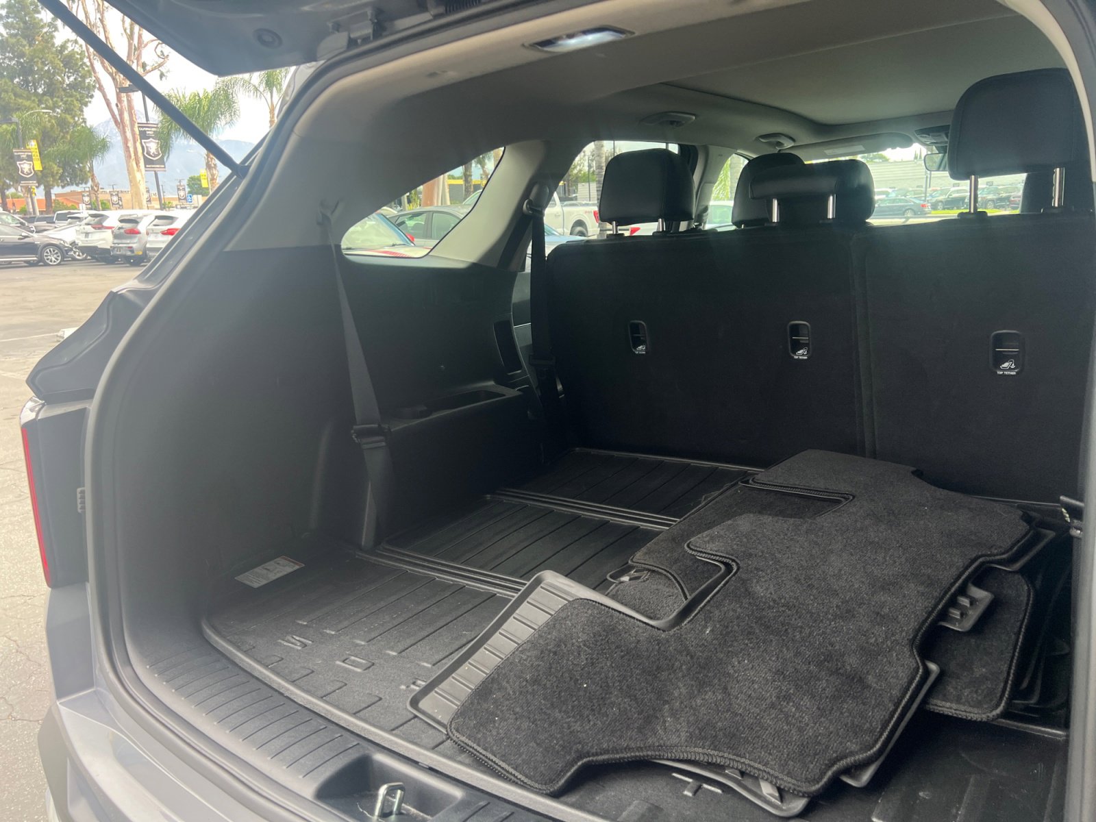Used 2025 Kia Sorento S w/ Panoramic Sunroof Package FWD image 19