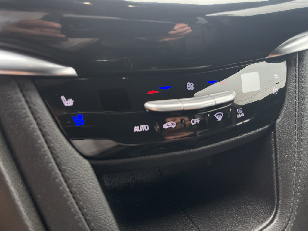 Used 2025 Cadillac XT6 Sport w/ Platinum Package AWD/4WD image 31