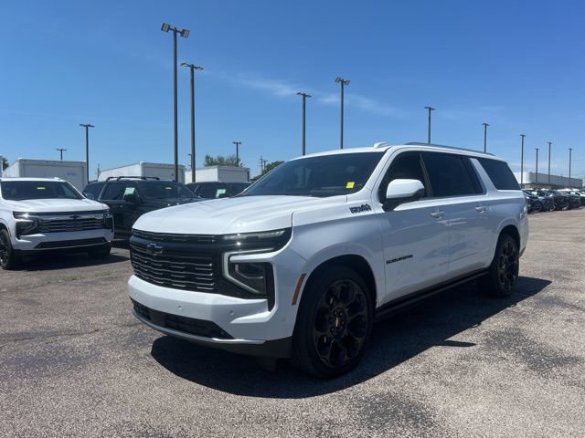 Used 2026 Chevrolet Suburban High Country AWD/4WD image 7