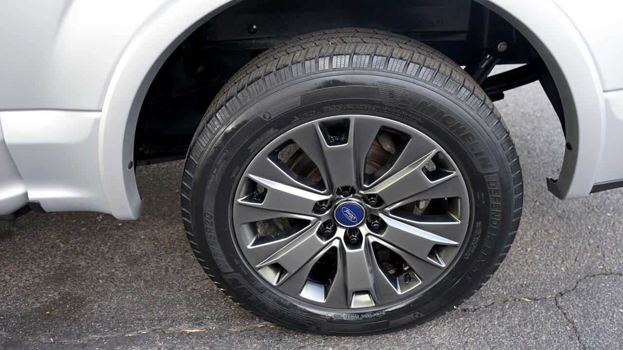 Used 2019 Ford F150 Platinum w/ Equipment Group 701A Luxury image 29