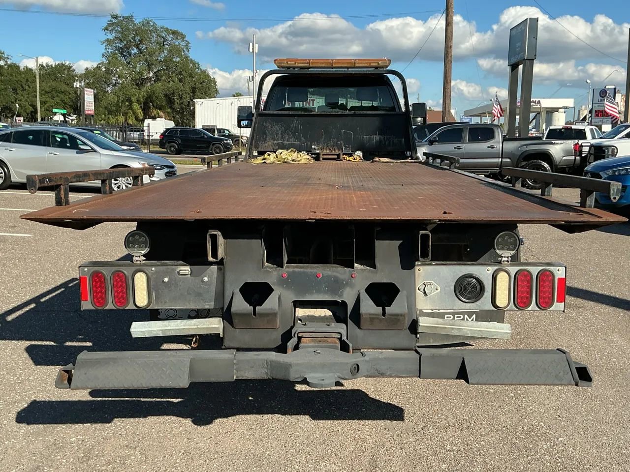 Used 2015 Ford F650 2WD Regular Cab Super Duty image 9