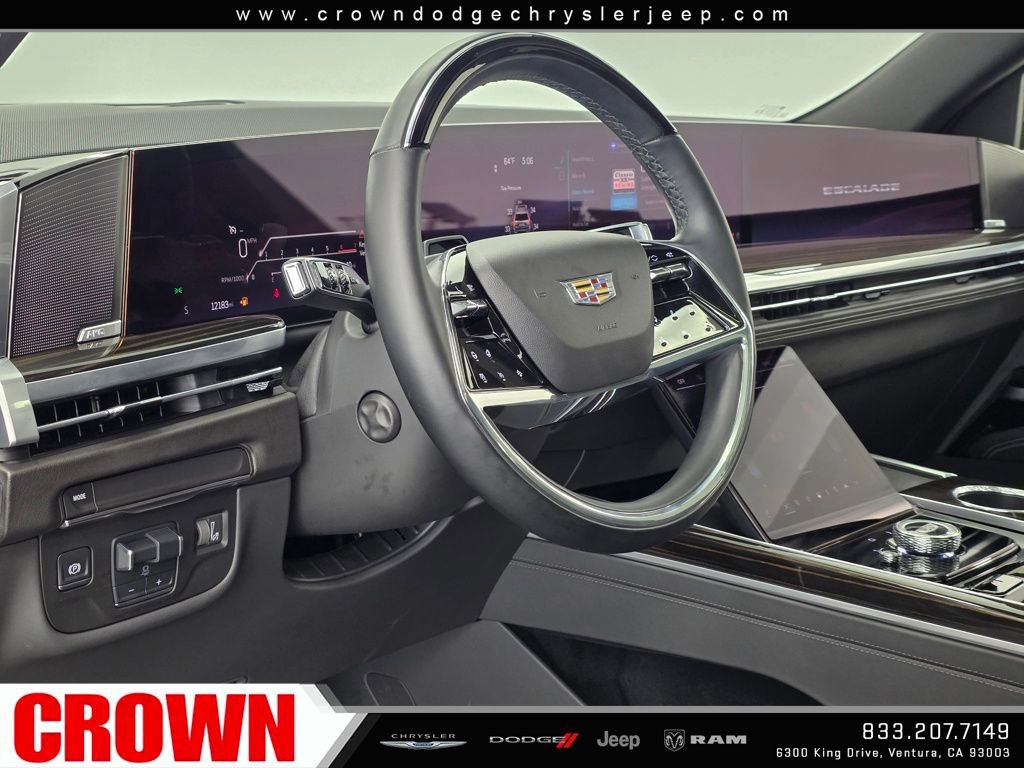 Used 2025 Cadillac Escalade ESV Premium Luxury image 25