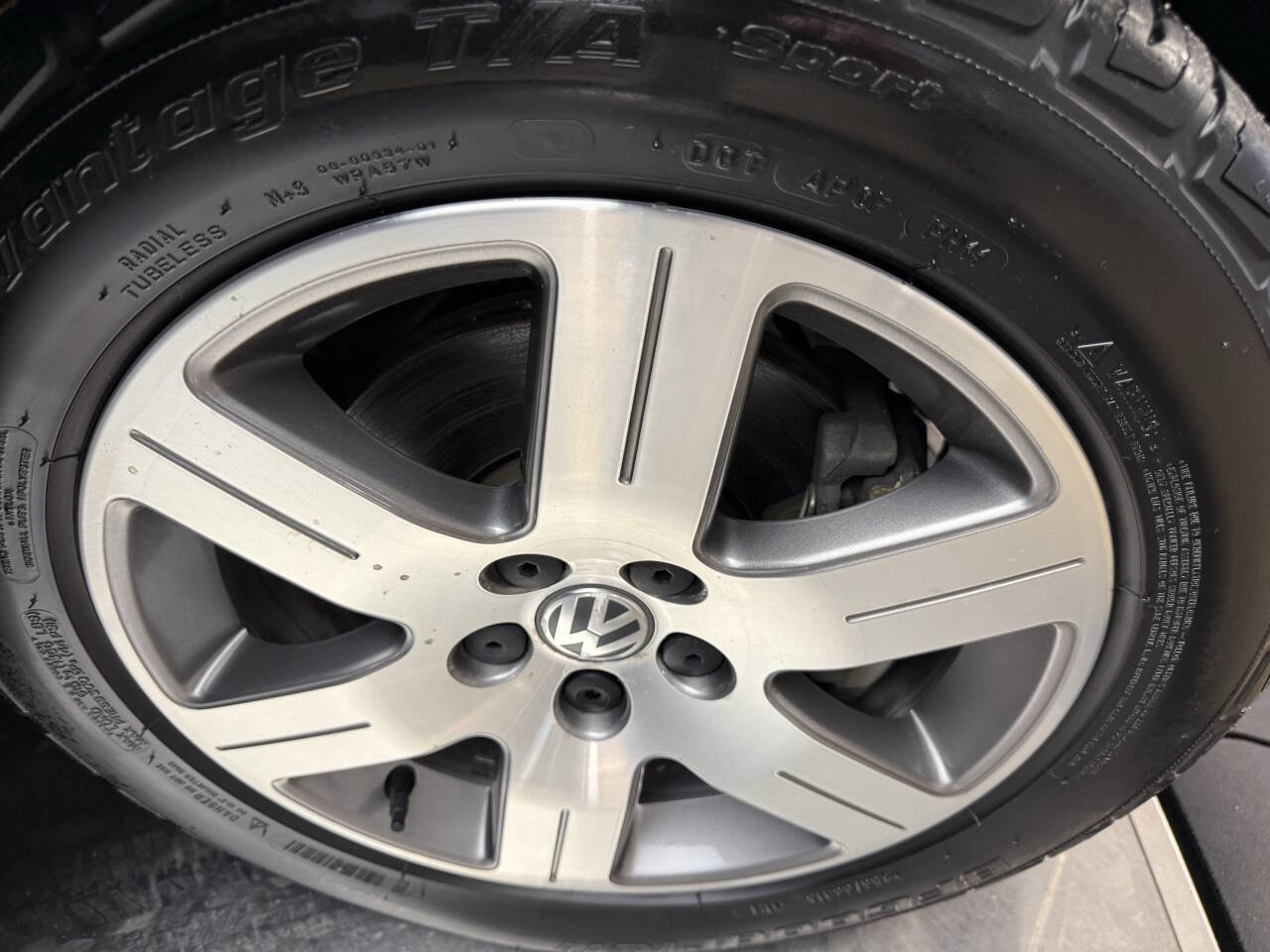 Used 2006 Volkswagen Beetle Convertible w/ Package 1 image 27