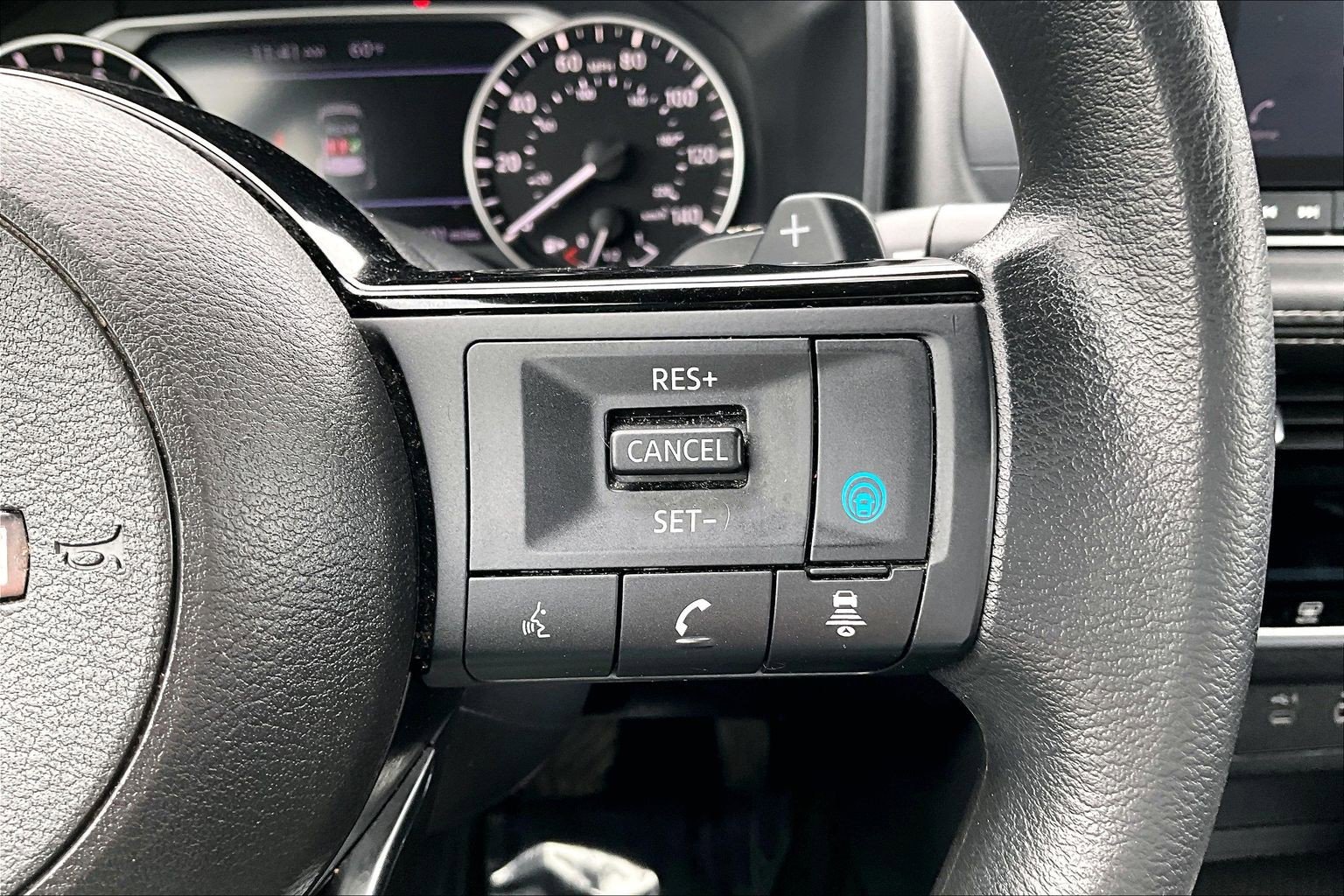 Used 2023 Nissan Rogue SV AWD/4WD image 18