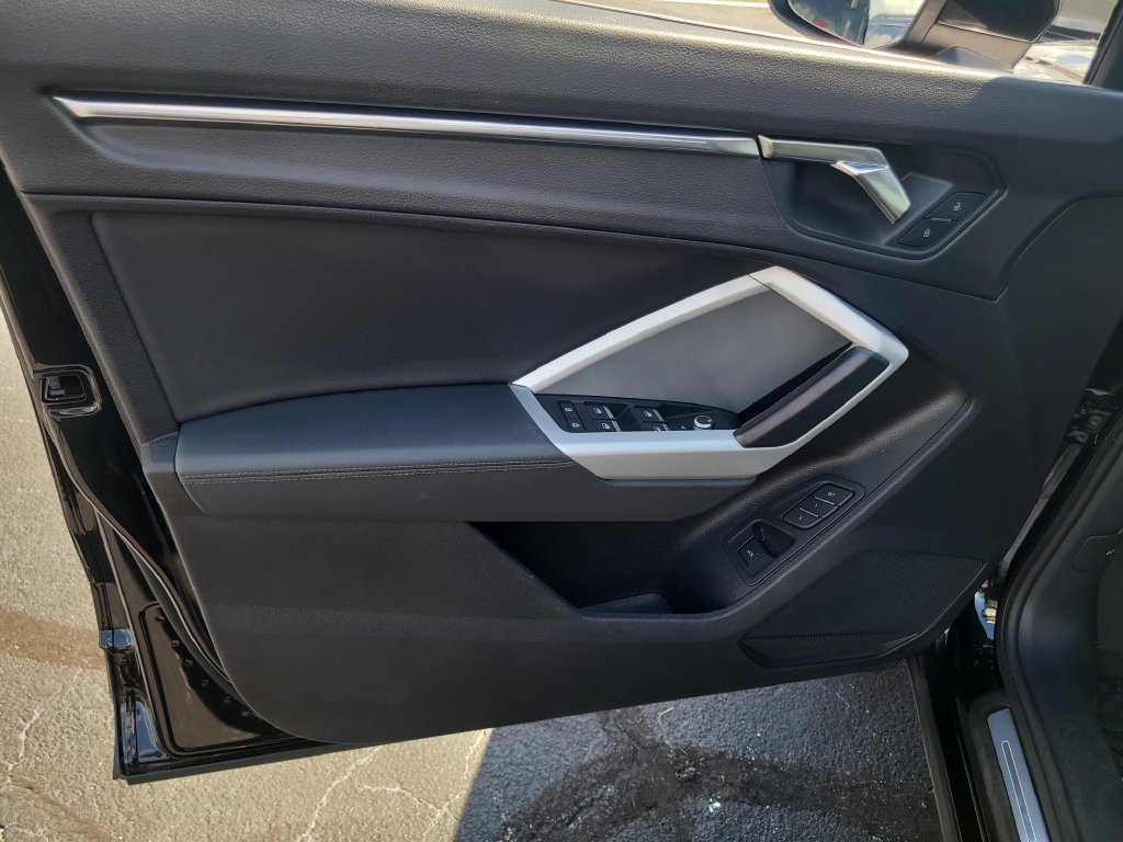 Used 2022 Audi Q3 2.0T Premium Plus w/ Premium Plus Package AWD/4WD image 13