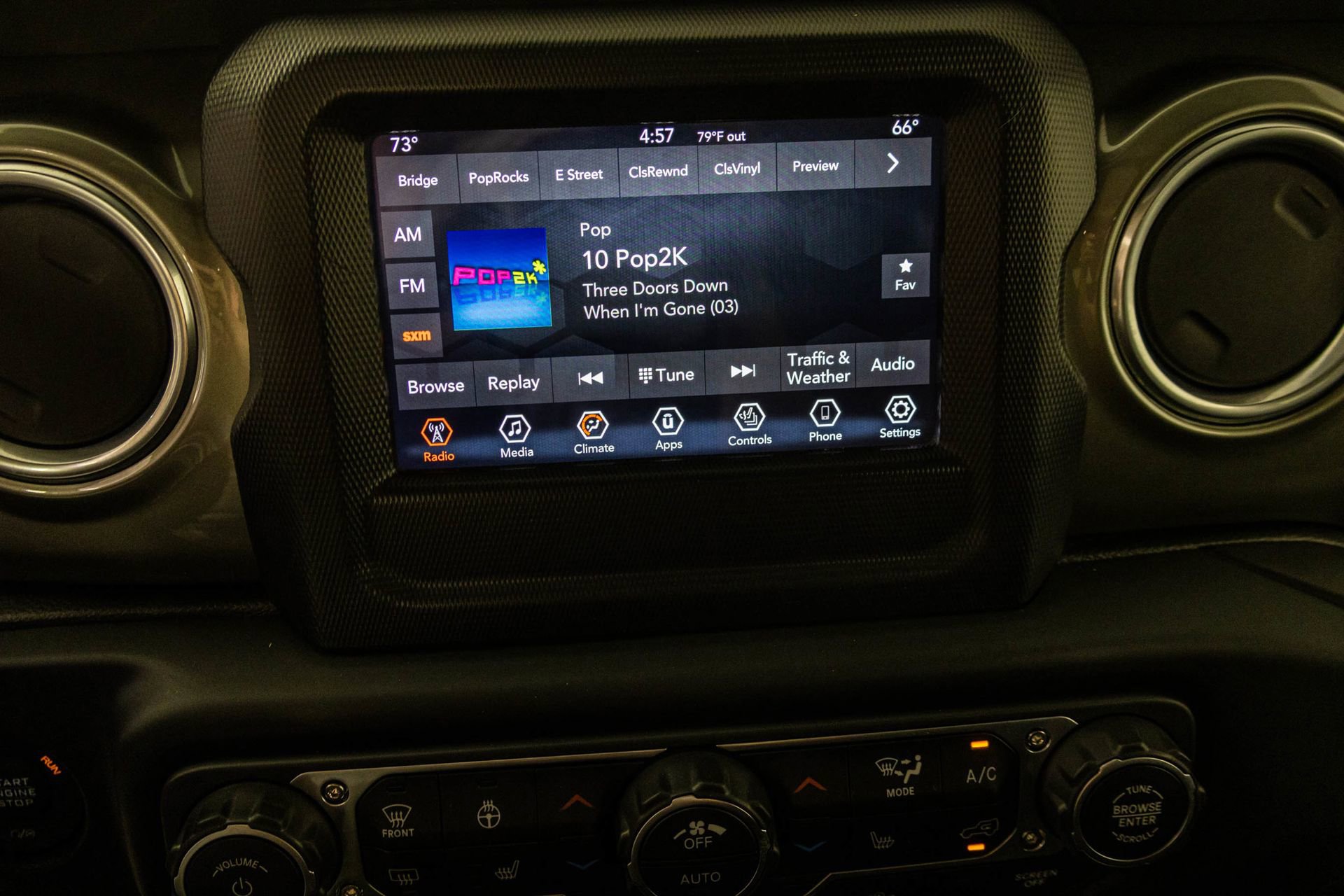 Used 2018 Jeep Wrangler Unlimited Sahara image 23