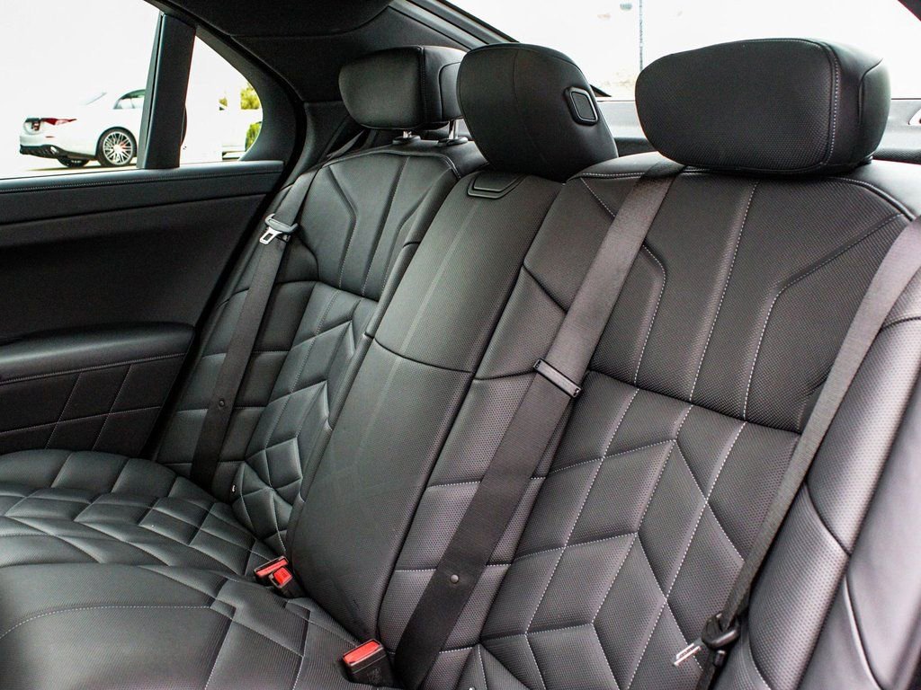 Used 2025 BMW 740i xDrive image 38