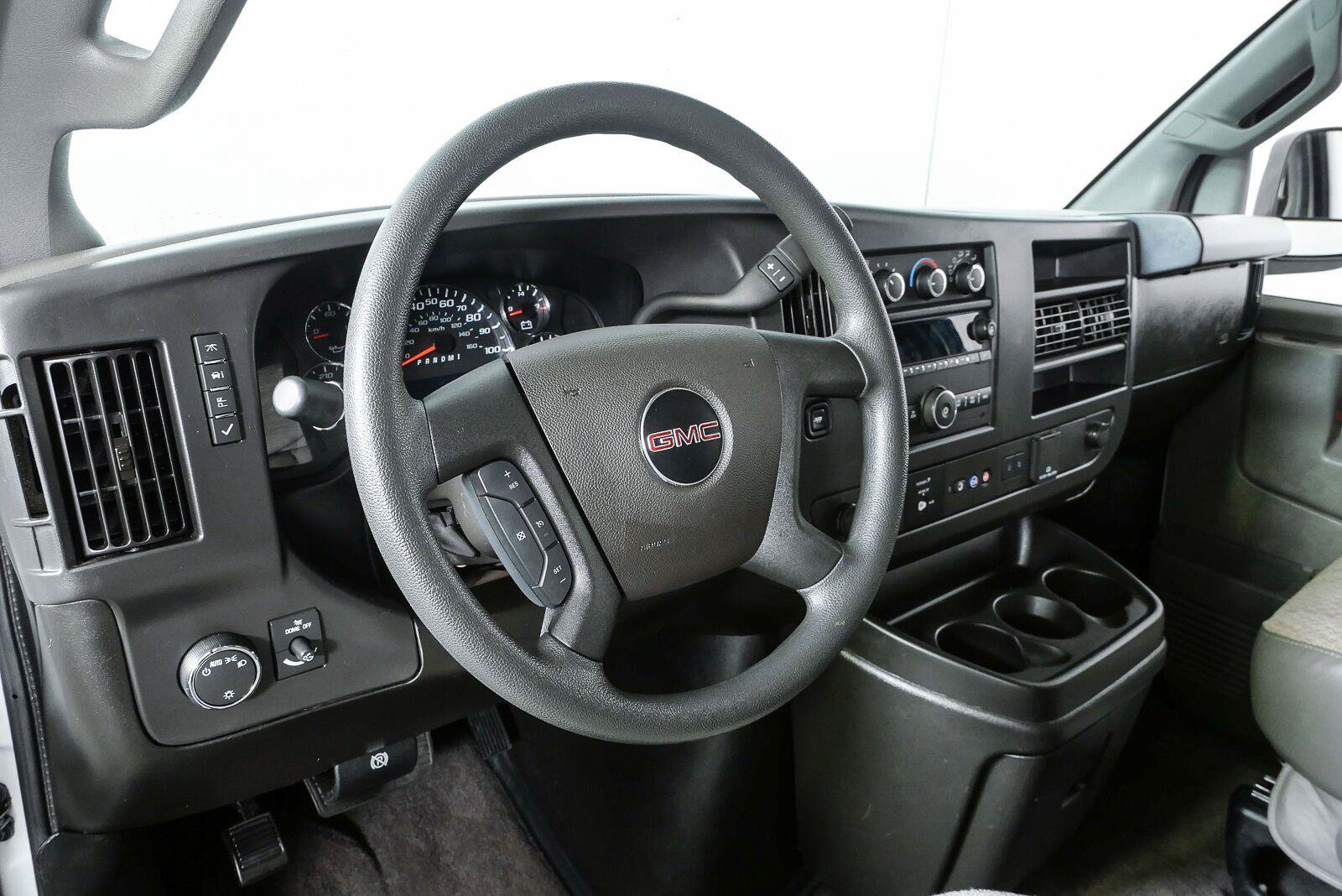 Used 2025 GMC Savana 3500 LT w/ LT Preferred Equipment Group RWD image 4
