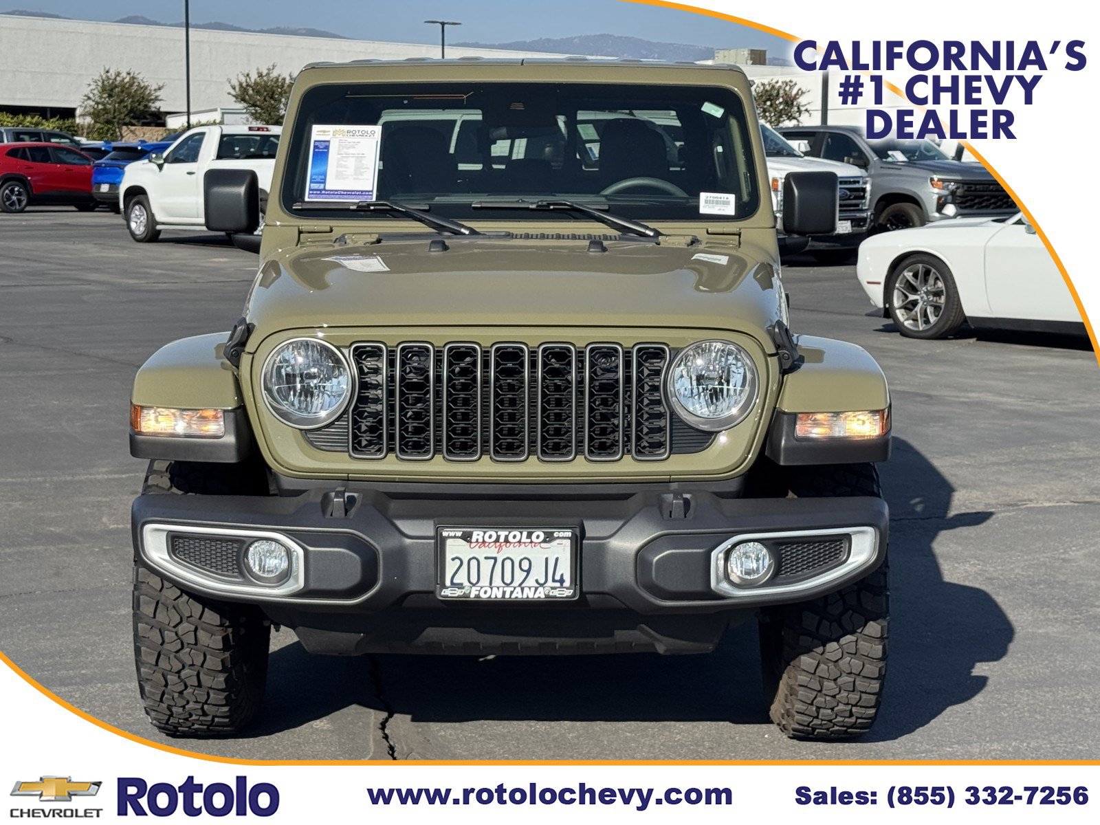 Used 2025 Jeep Gladiator Sport AWD/4WD image 2