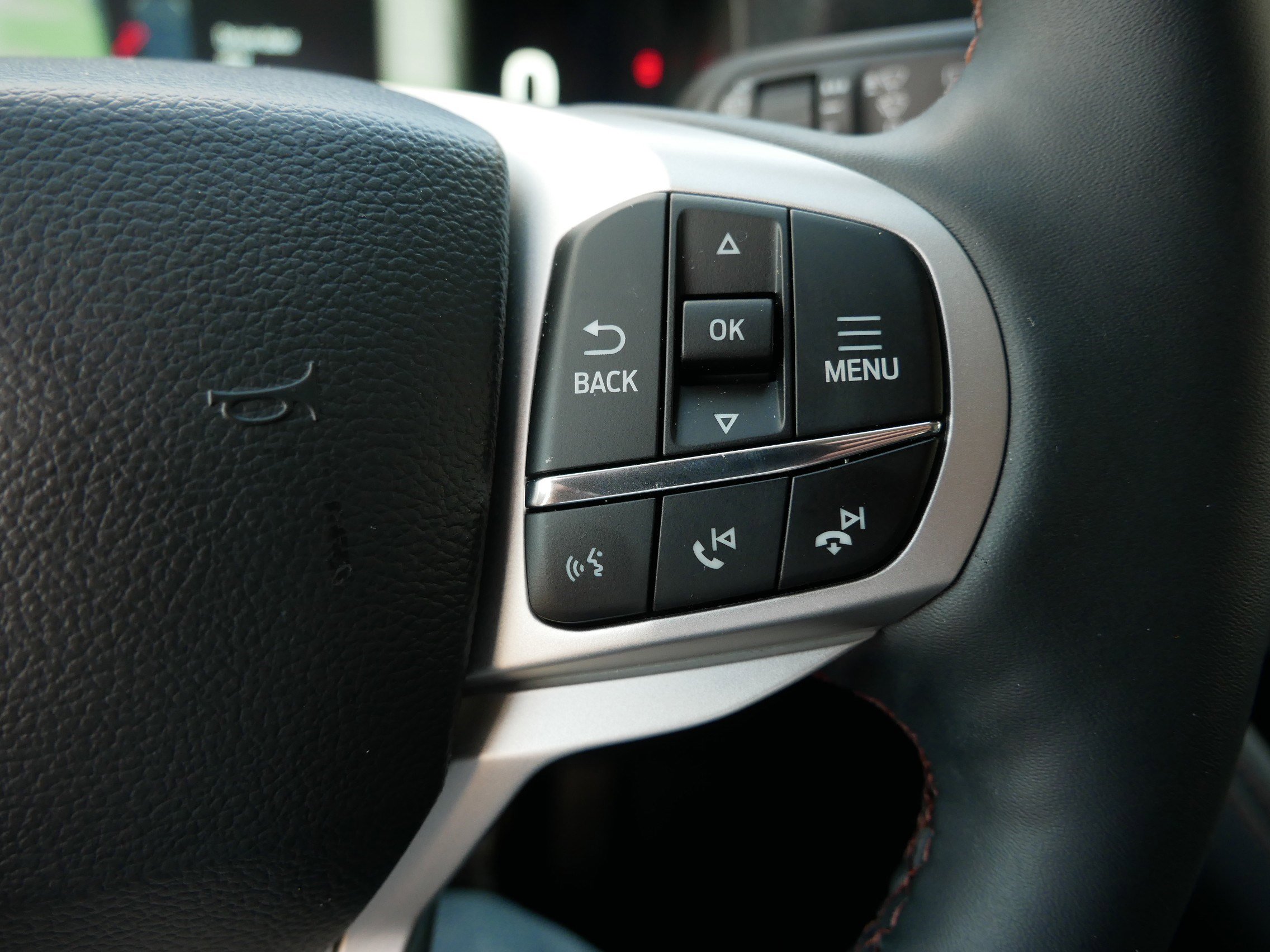 Used 2026 Ford Explorer Active w/ Active Comfort Package AWD/4WD image 29
