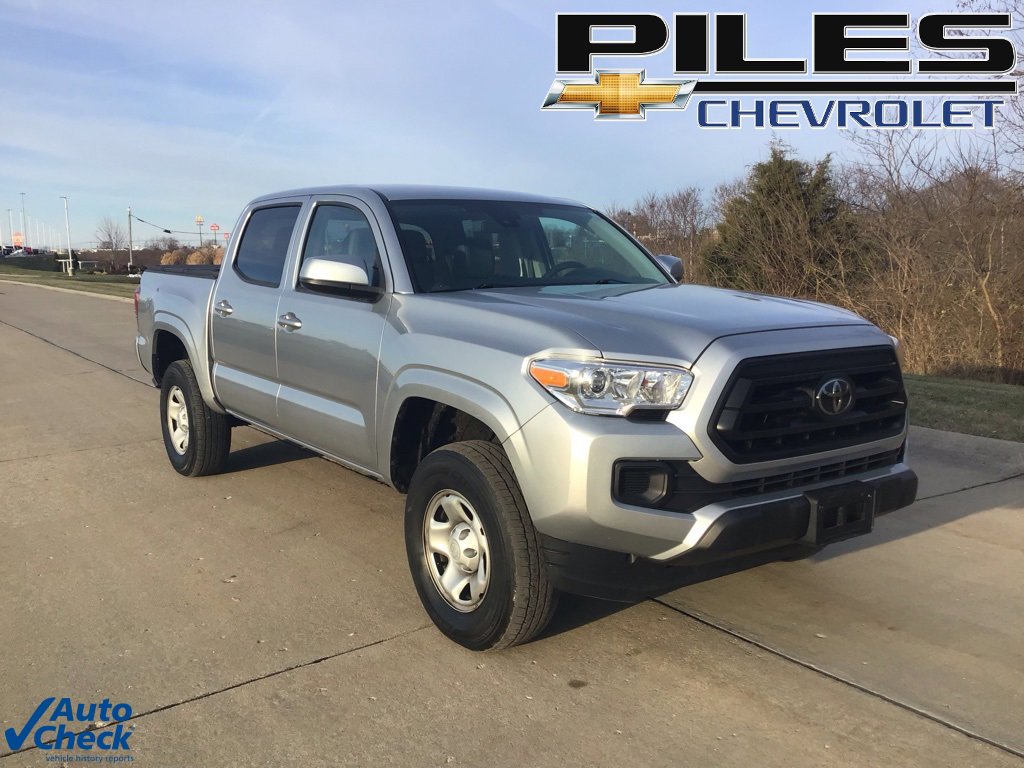 Used 2022 Toyota Tacoma SR image 1