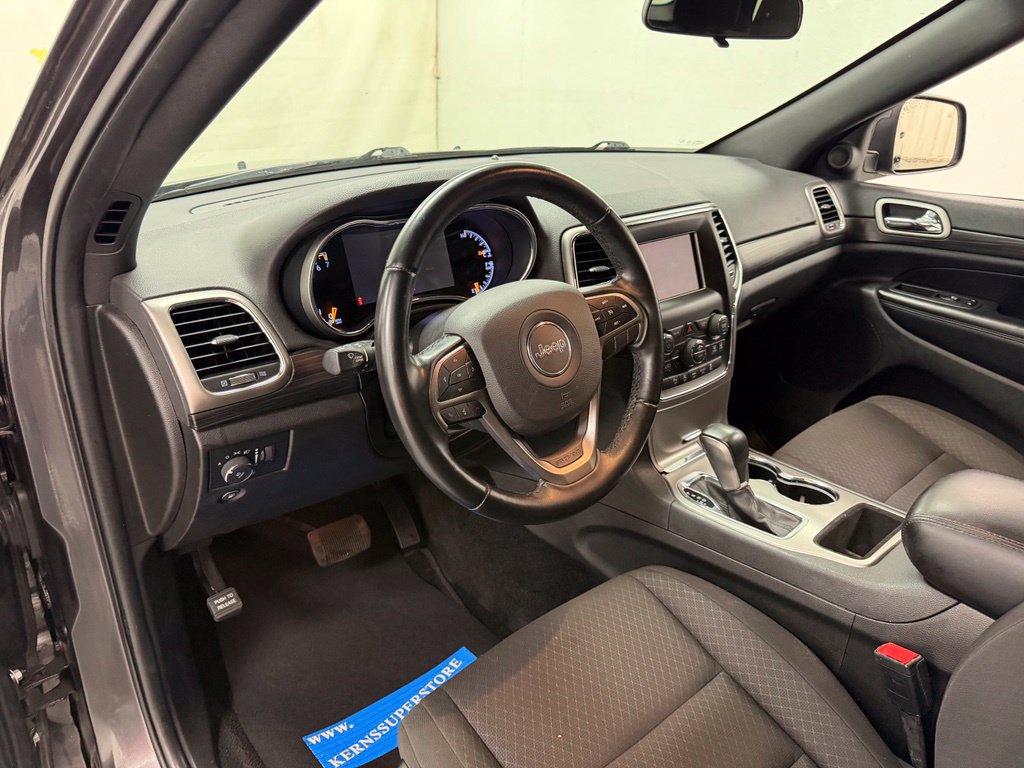 Used 2021 Jeep Grand Cherokee Laredo AWD/4WD image 20