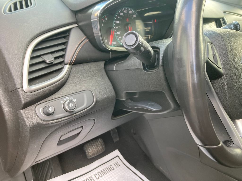 Used 2018 Chevrolet Trax LT w/ LT Convenience Package image 17