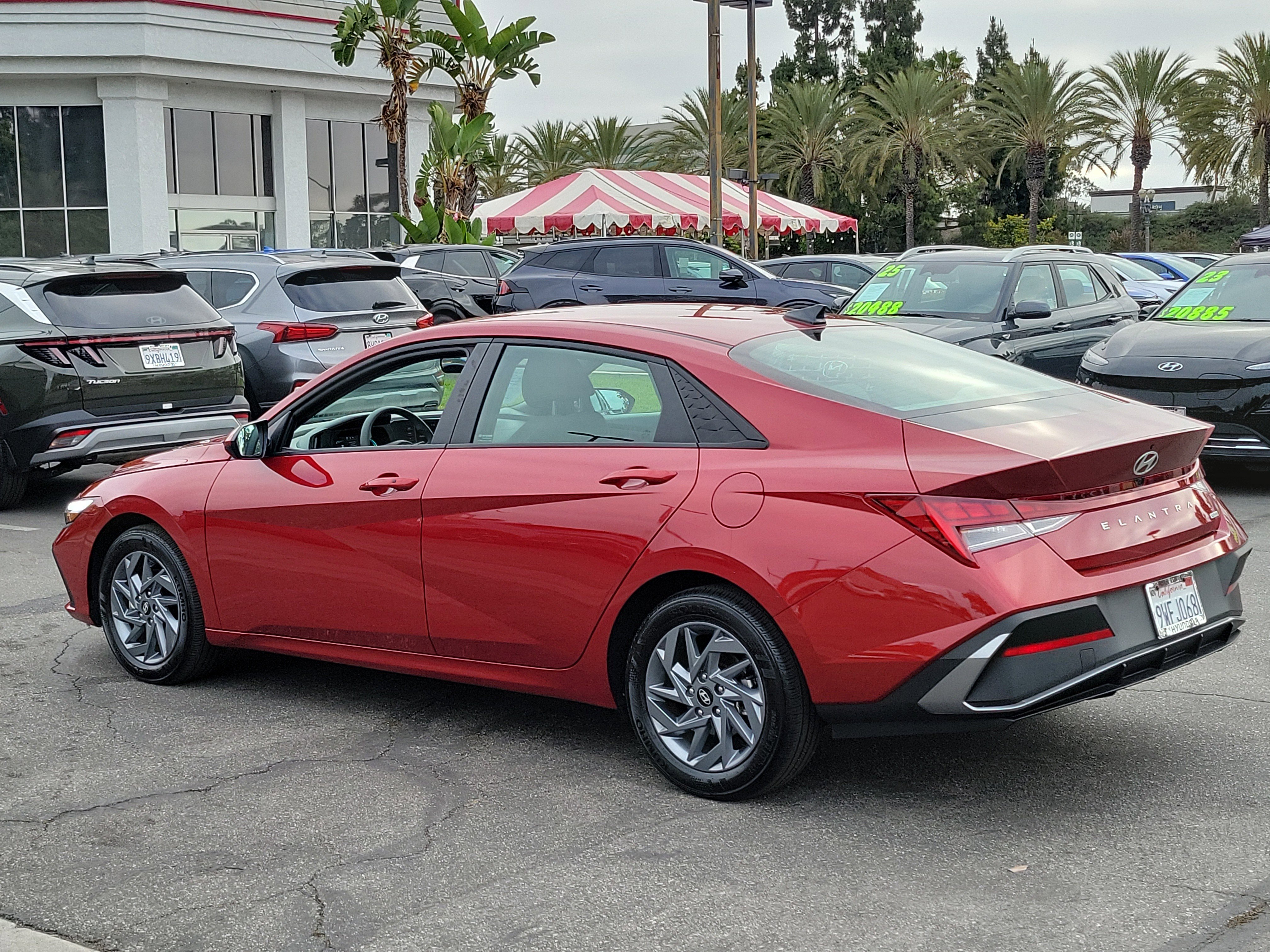 Certified 2025 Hyundai Elantra Hybrid FWD image 29