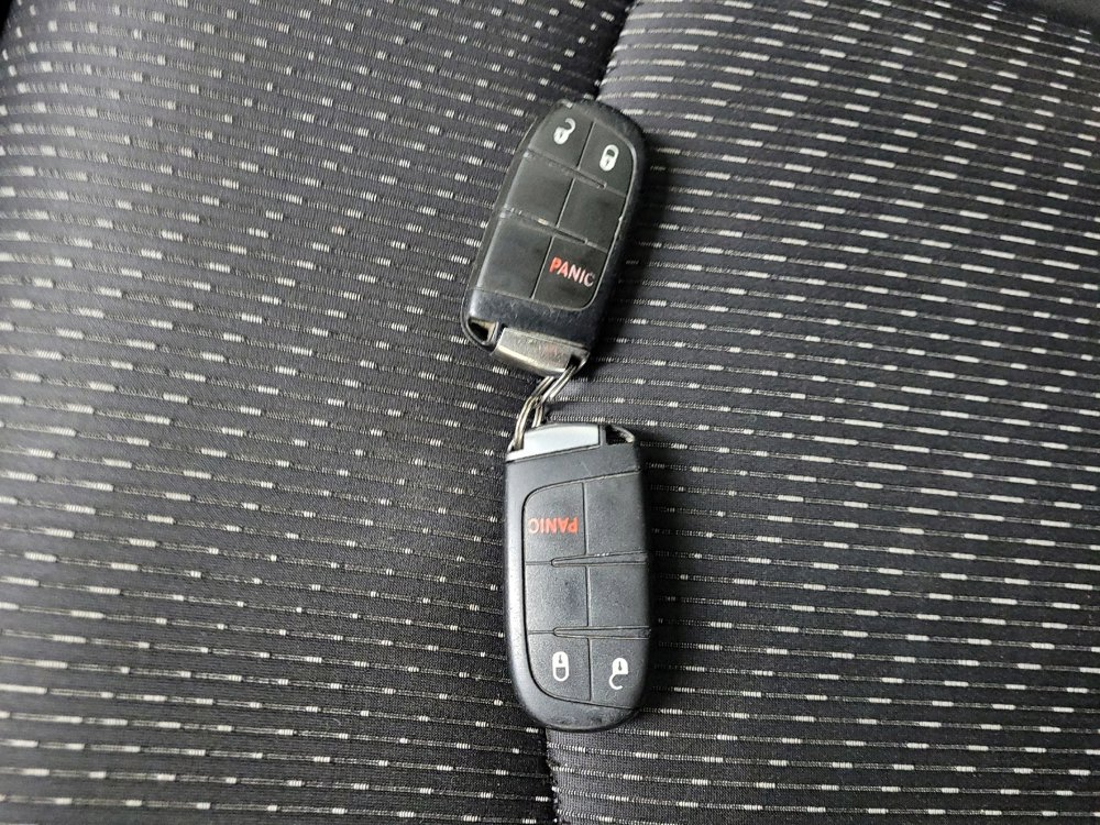 Used 2016 Dodge Journey SE w/ Flexible Seating Group image 32