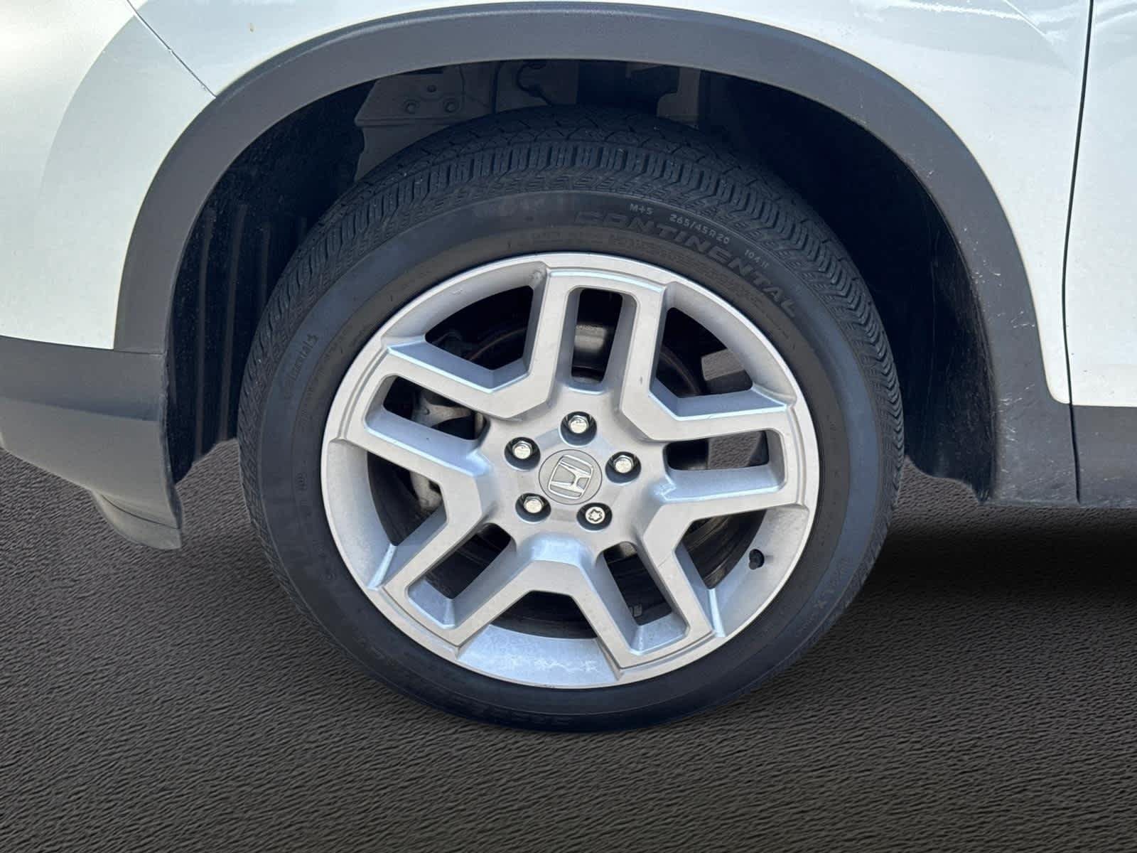 Used 2025 Honda Passport EX-L image 11