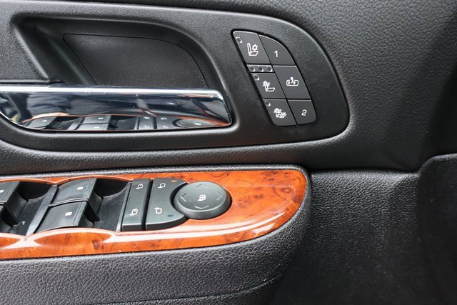 Used 2013 Chevrolet Avalanche LTZ image 21