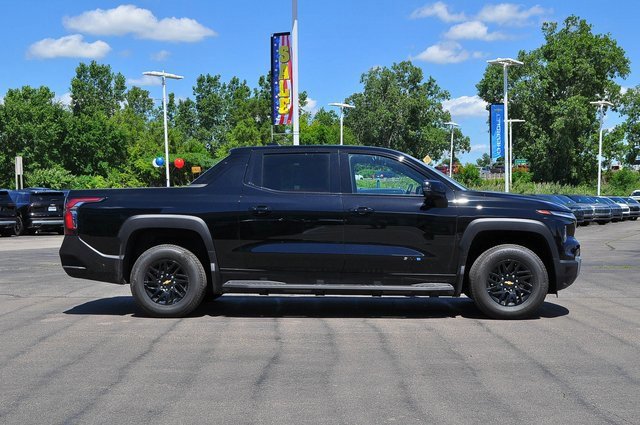 New 2025 Chevrolet Silverado EV LT image 2