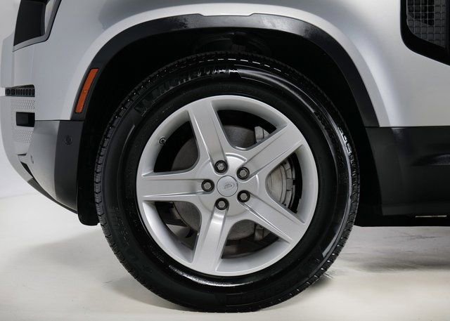 Used 2020 Land Rover Defender 110 SE image 9