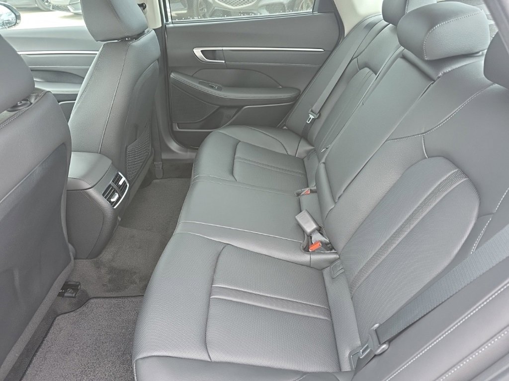 New 2025 Hyundai Sonata Limited image 12